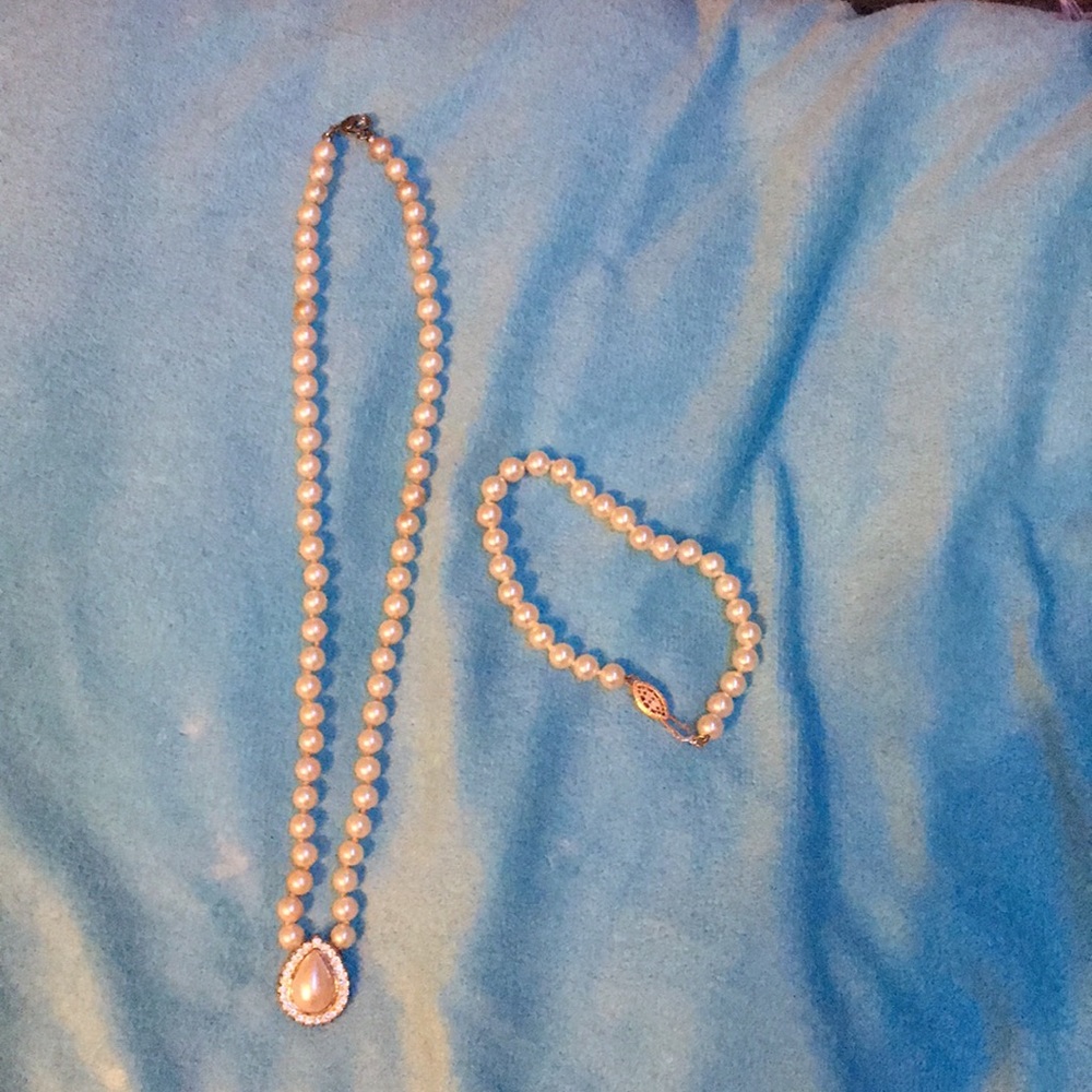 Real pearl set!